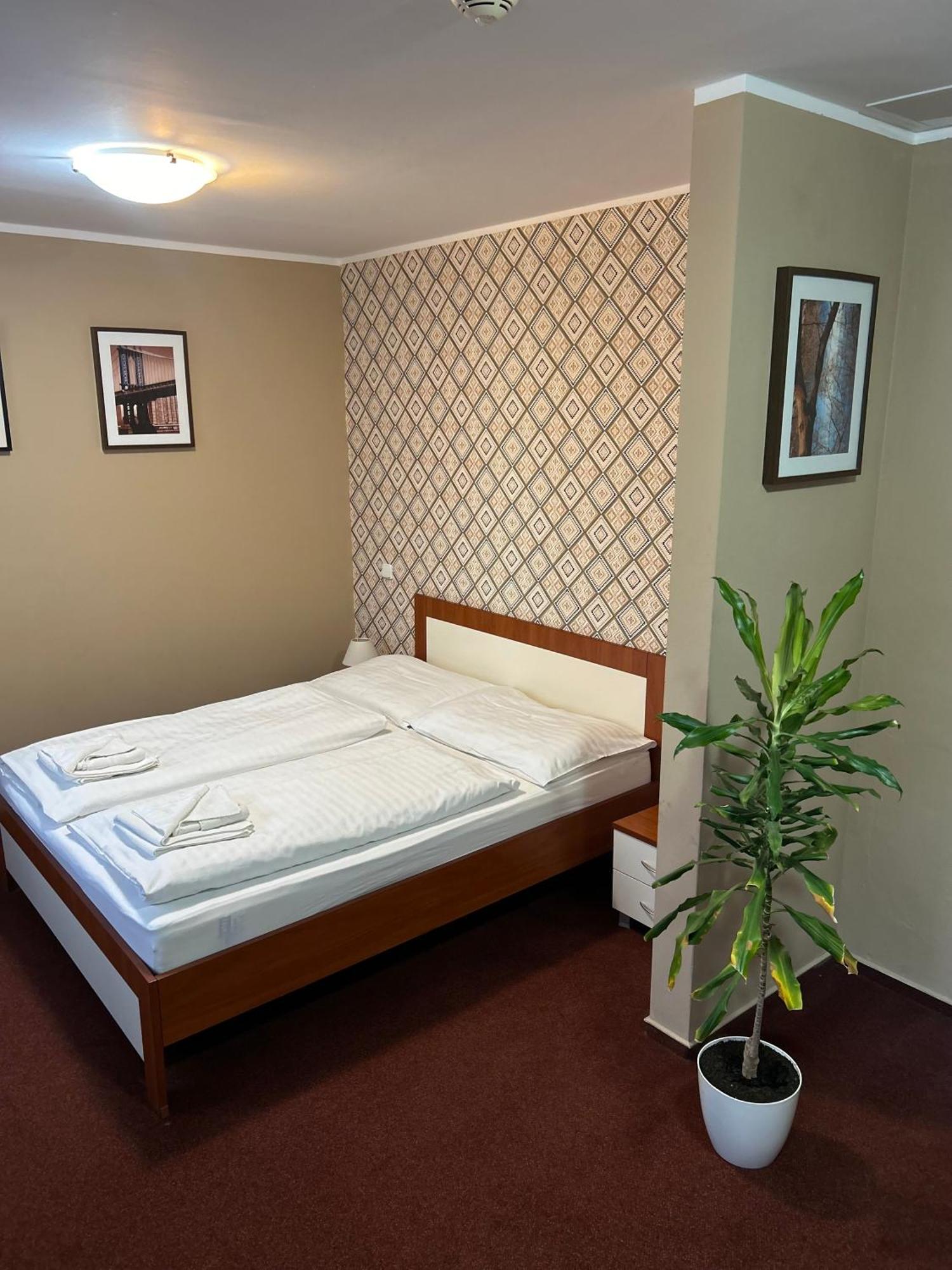 Hotel 21 Братислава Экстерьер фото